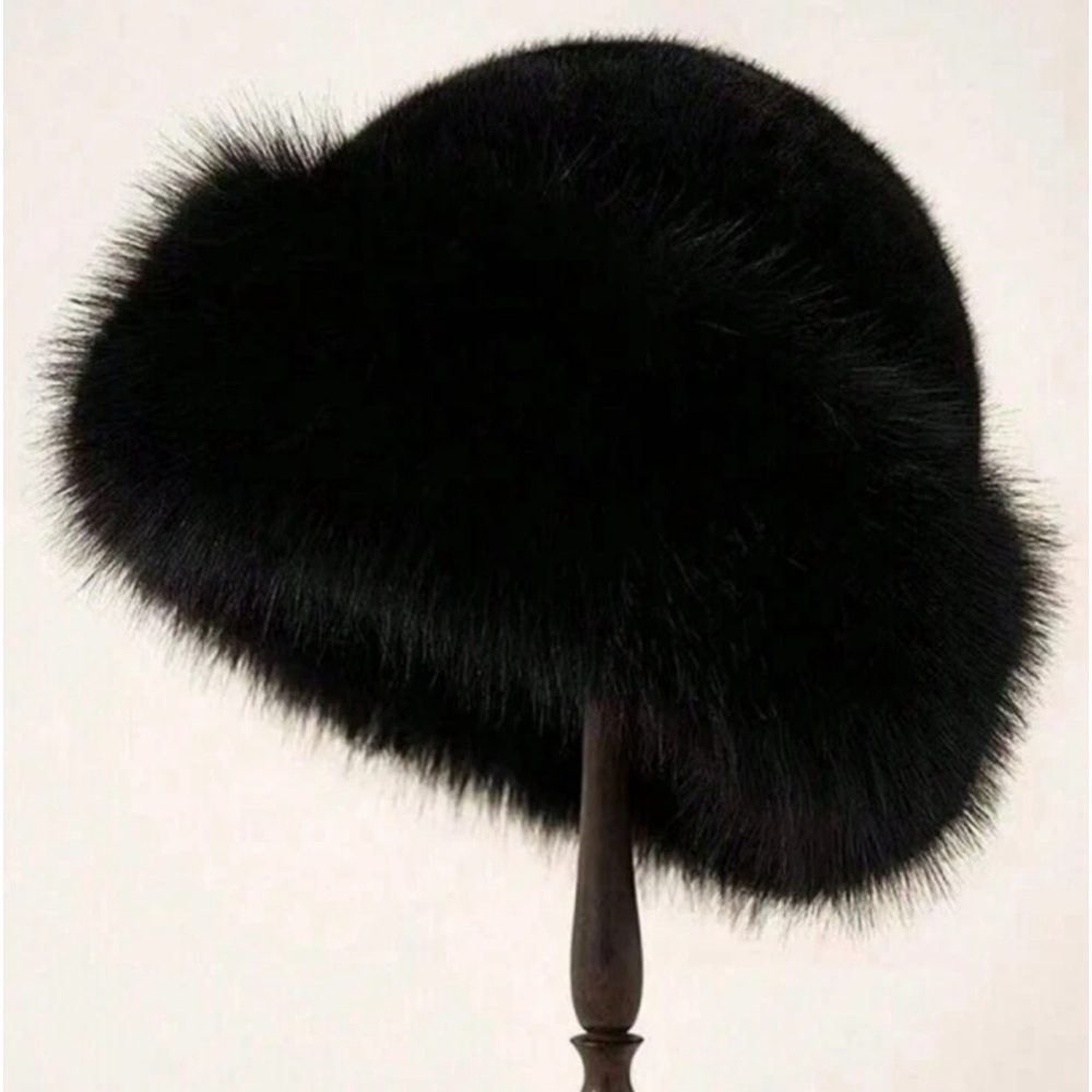 Jolie Luxurious Black Faux Fur Hat